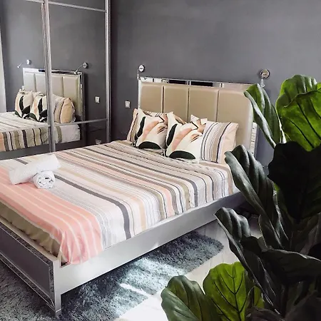 Luxury Studio - Old Town Apartment